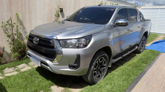 TOYOTA HILUX 2.8 D-4D TURBO DIESEL CD SRV 4X4 AUTOMÁTICO